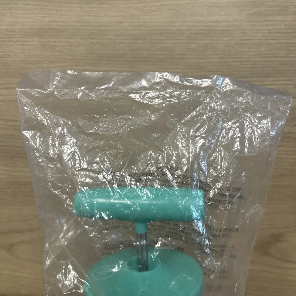 New Pampered Chef Whipped Cream Maker Dispenser Turquoise Sealed No Box
